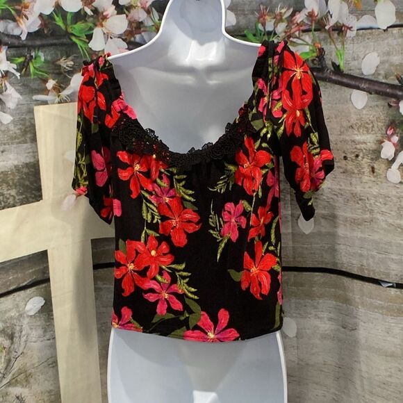 Guess Black and Red Floral Embroidered Tie Sleeve On Or Off The Shoulder Blouse - Picture 3 of 9